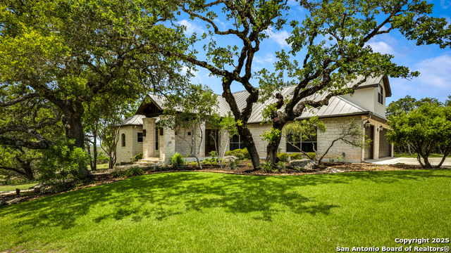Listing photo id 3 for 112 Legend Hollow