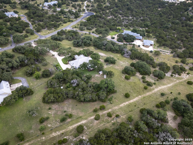 Listing photo id 52 for 112 Legend Hollow