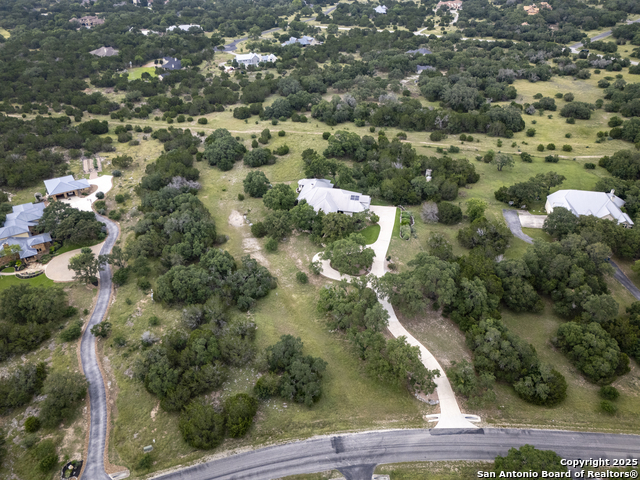 Listing photo id 54 for 112 Legend Hollow