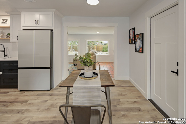Listing photo id 15 for 2714 Floral Way