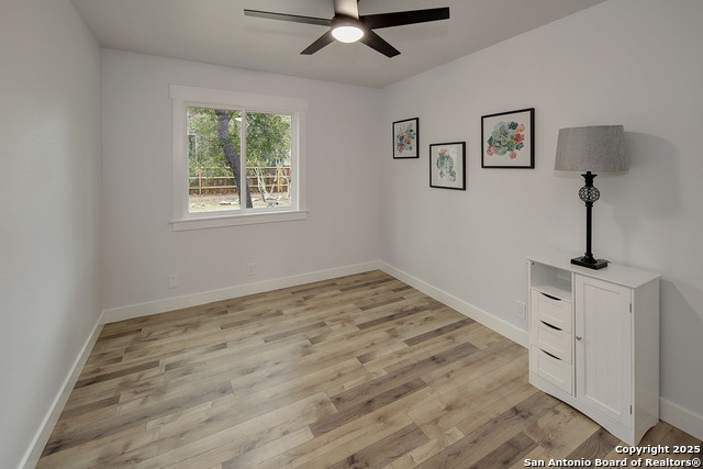 Listing photo id 28 for 2714 Floral Way