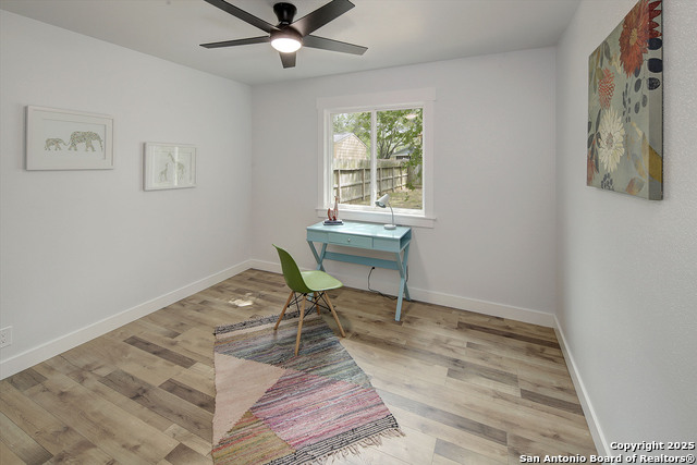 Listing photo id 32 for 2714 Floral Way