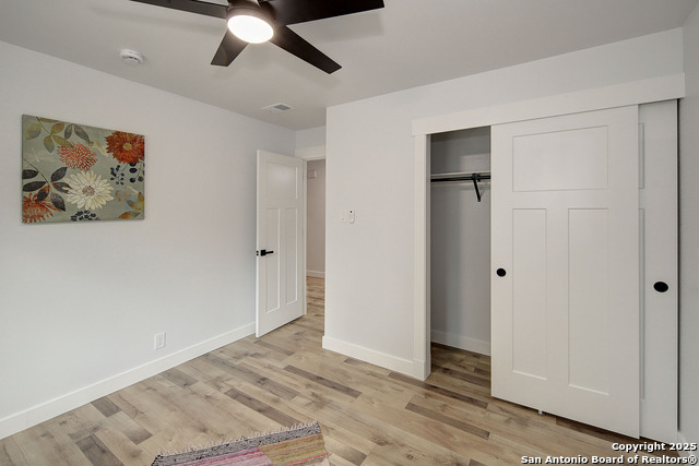 Listing photo id 33 for 2714 Floral Way