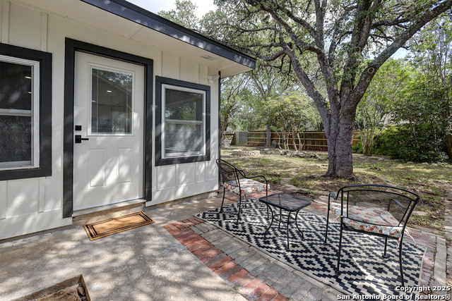 Listing photo id 36 for 2714 Floral Way