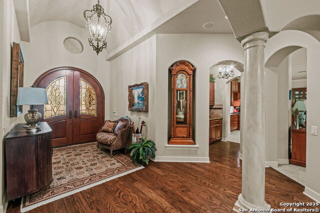 Listing photo id 8 for 20027 Buckhead