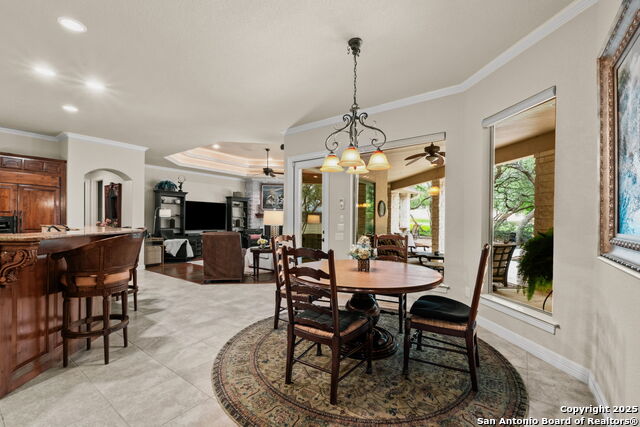 Listing photo id 10 for 20027 Buckhead