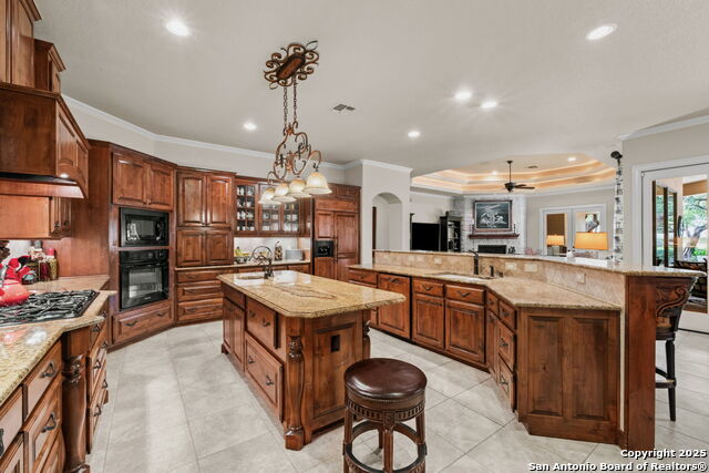 Listing photo id 11 for 20027 Buckhead