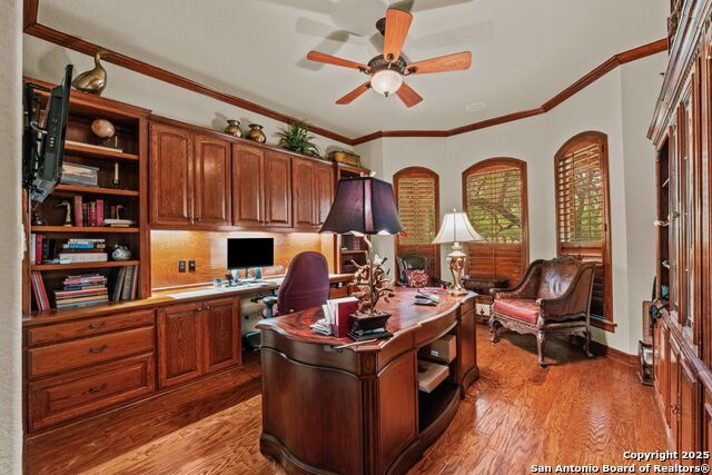 Listing photo id 15 for 20027 Buckhead