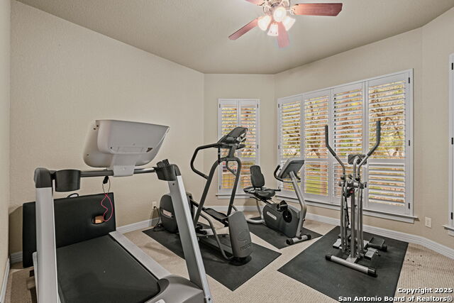 Listing photo id 26 for 20027 Buckhead