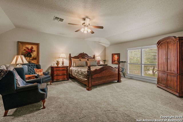 Listing photo id 33 for 20027 Buckhead