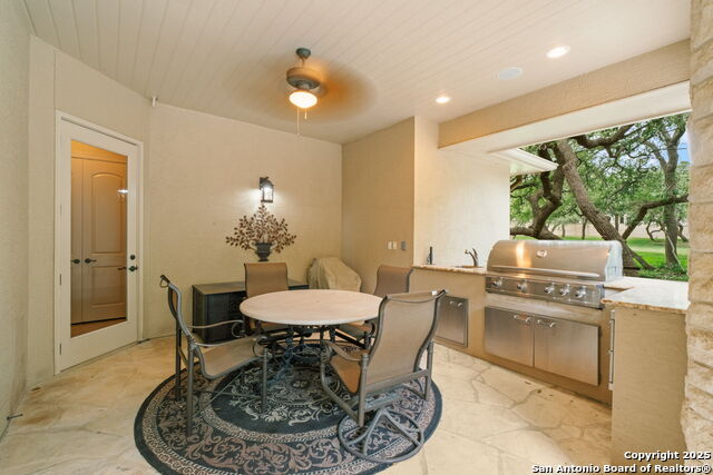 Listing photo id 35 for 20027 Buckhead