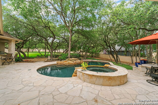 Listing photo id 37 for 20027 Buckhead