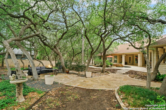 Listing photo id 42 for 20027 Buckhead