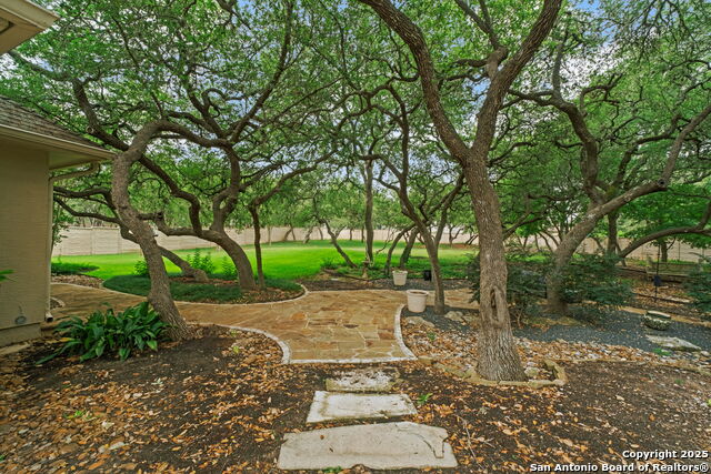 Listing photo id 44 for 20027 Buckhead