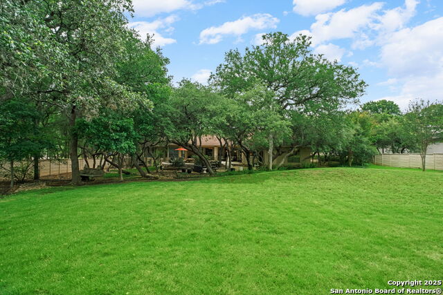 Listing photo id 47 for 20027 Buckhead