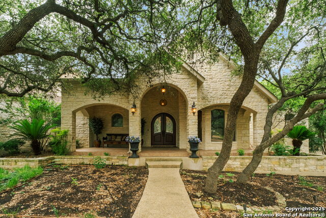Listing photo id 5 for 20027 Buckhead