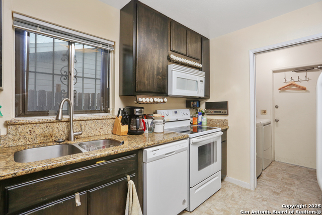 Listing photo id 7 for 5018 Las Campanas