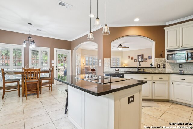 Listing photo id 13 for 2929 Mccaskey Ridge