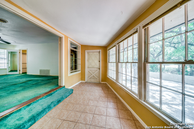 Listing photo id 18 for 6514 West Avenue