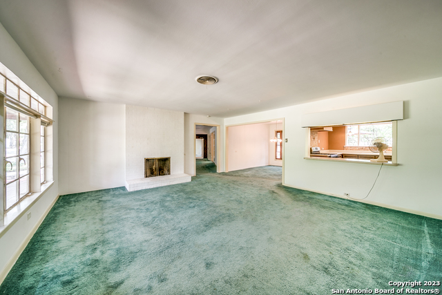 Listing photo id 1 for 6514 West Avenue
