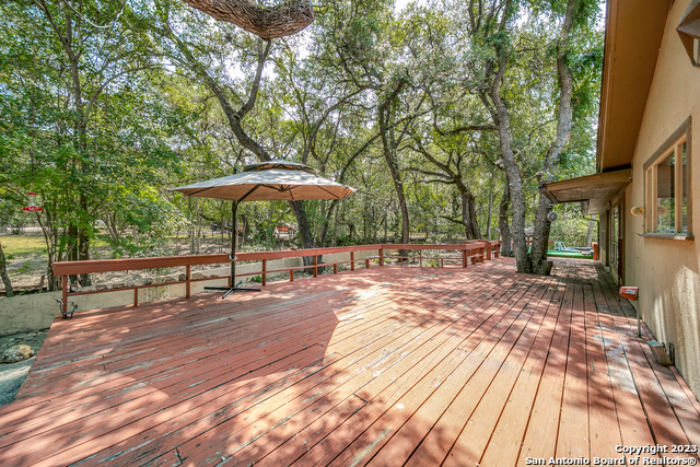 Listing photo id 28 for 6514 West Avenue