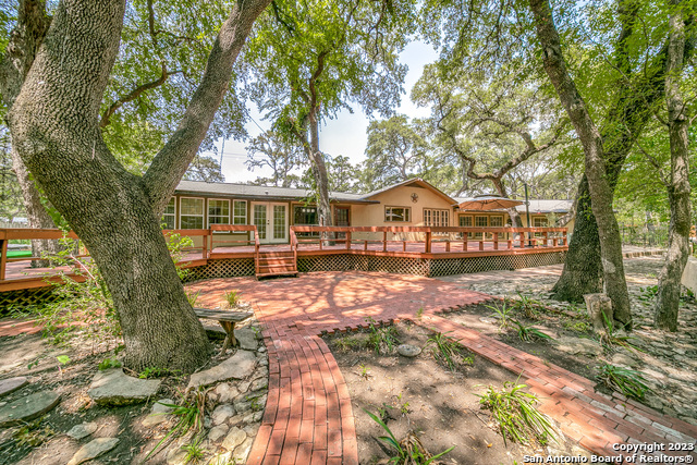 Listing photo id 29 for 6514 West Avenue