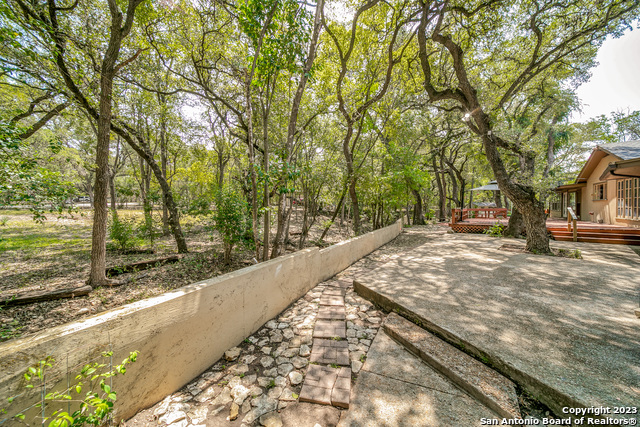 Listing photo id 31 for 6514 West Avenue