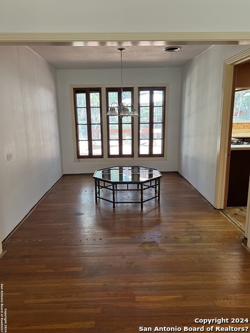 Listing photo id 6 for 6514 West Avenue