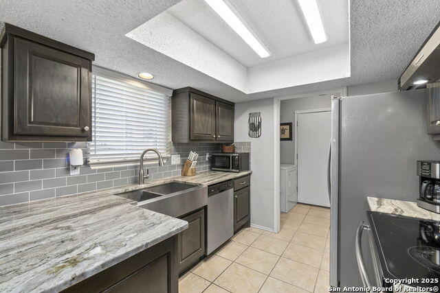 Listing photo id 9 for 2866 Burning Rock
