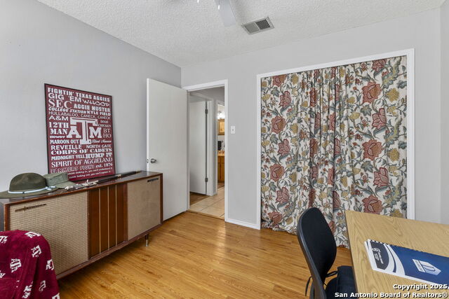Listing photo id 17 for 2866 Burning Rock