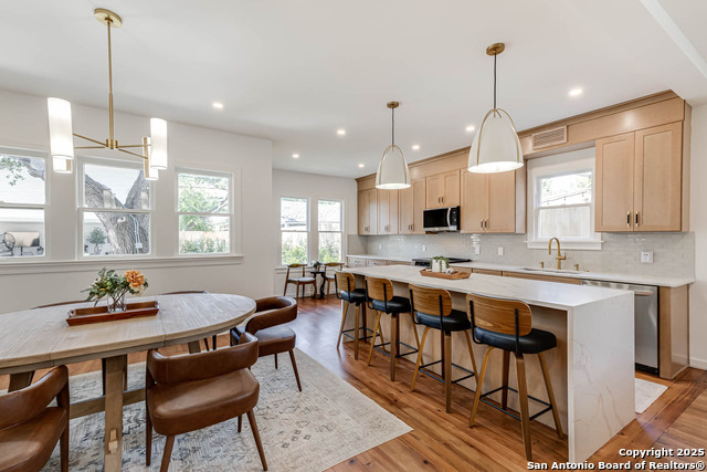 Listing photo id 9 for 264 Lullwood E
