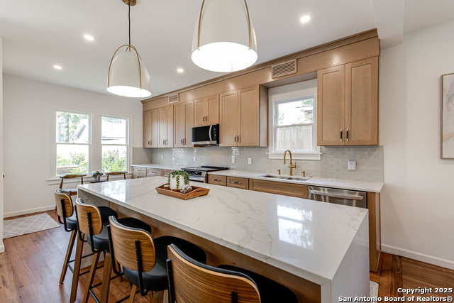Listing photo id 11 for 264 Lullwood E