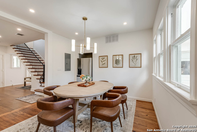 Listing photo id 12 for 264 Lullwood E