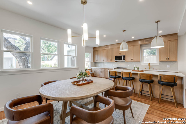 Listing photo id 14 for 264 Lullwood E