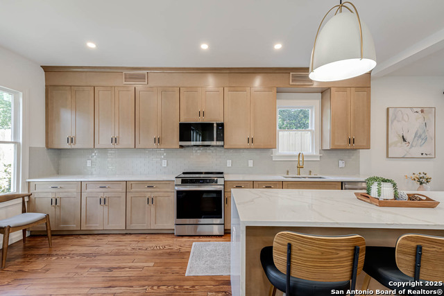 Listing photo id 16 for 264 Lullwood E