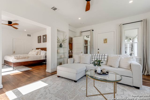 Listing photo id 18 for 264 Lullwood E