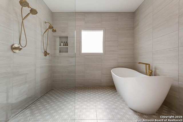 Listing photo id 23 for 264 Lullwood E