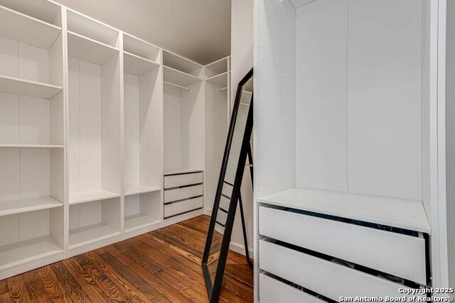 Listing photo id 27 for 264 Lullwood E