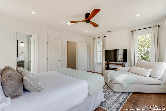 Listing photo id 29 for 264 Lullwood E