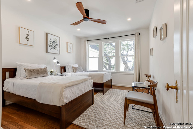 Listing photo id 33 for 264 Lullwood E