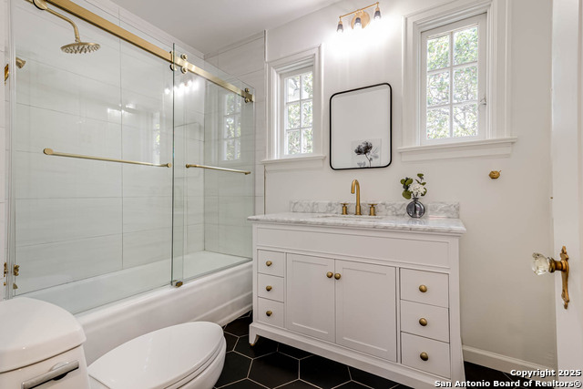 Listing photo id 34 for 264 Lullwood E