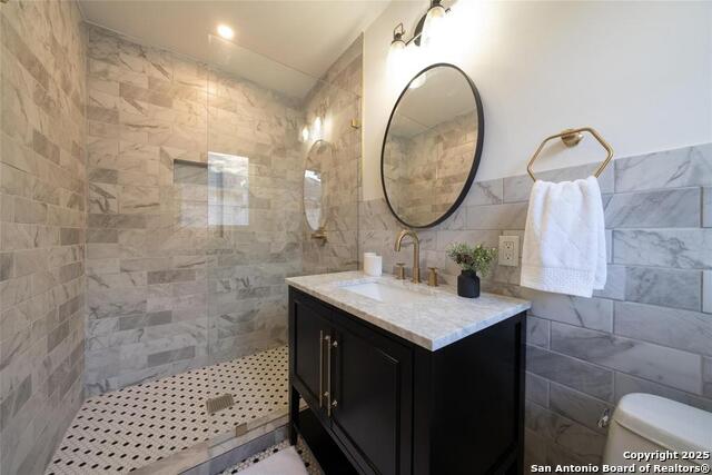Listing photo id 38 for 264 Lullwood E