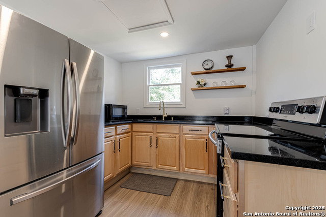 Listing photo id 42 for 264 Lullwood E