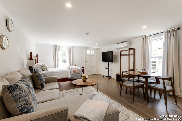 Listing photo id 43 for 264 Lullwood E