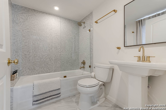 Listing photo id 44 for 264 Lullwood E
