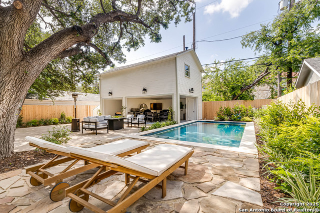 Listing photo id 45 for 264 Lullwood E
