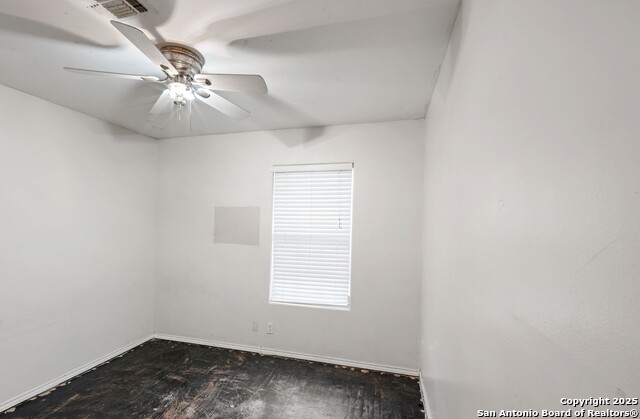 Listing photo id 11 for 6238 Big Valley