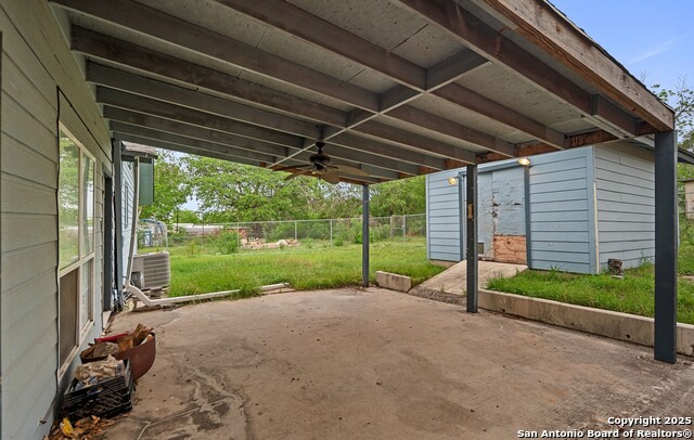 Listing photo id 17 for 6238 Big Valley
