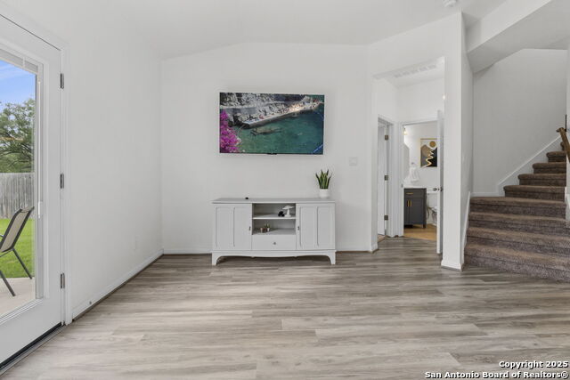 Listing photo id 14 for 8808 Straight Oaks