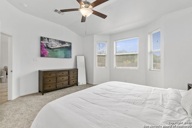 Listing photo id 18 for 8808 Straight Oaks